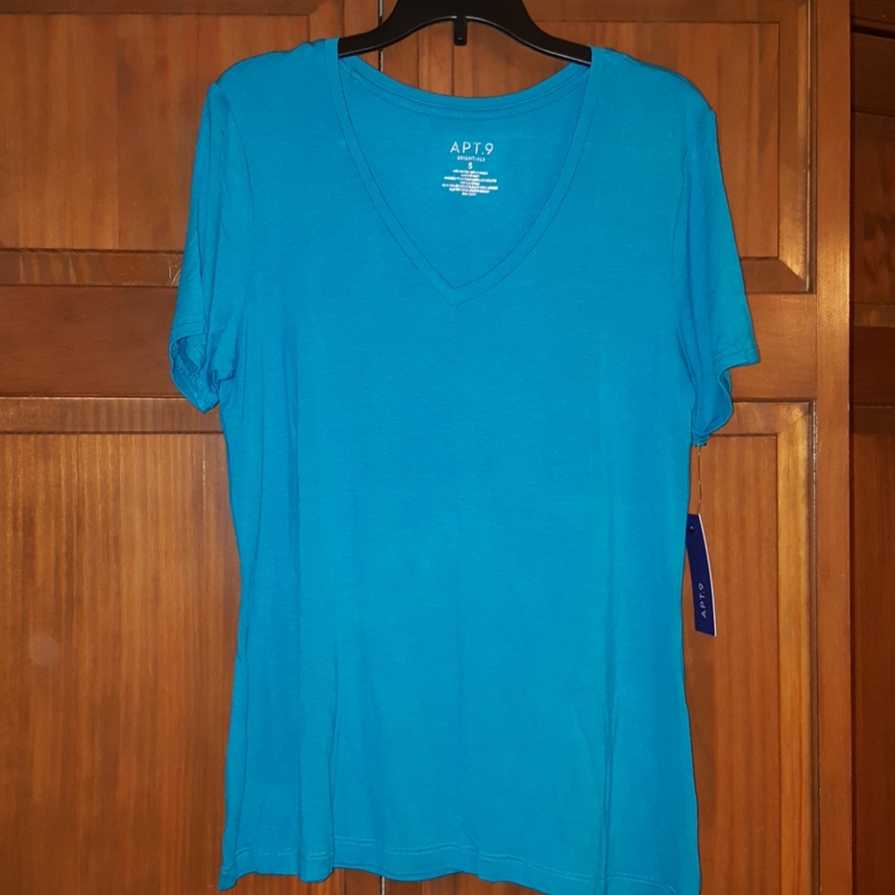 Apt. 9 v-neck essentials tee